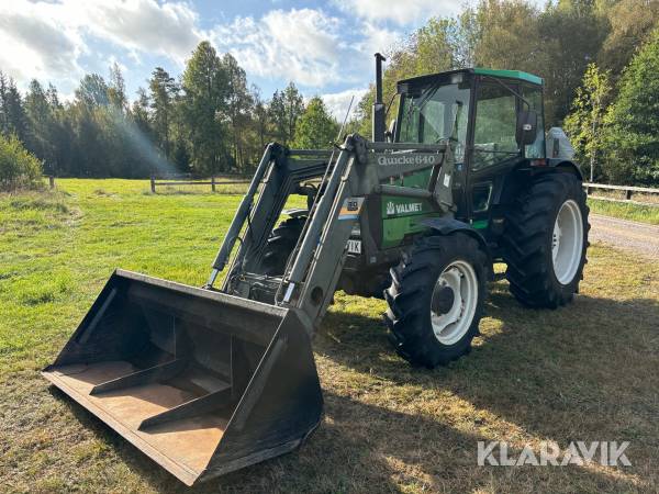 Traktor Valmet 565 med lastare och skopa