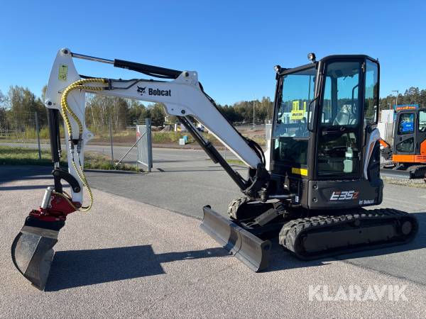 Grävmaskin Bobcat E35Z med redskap