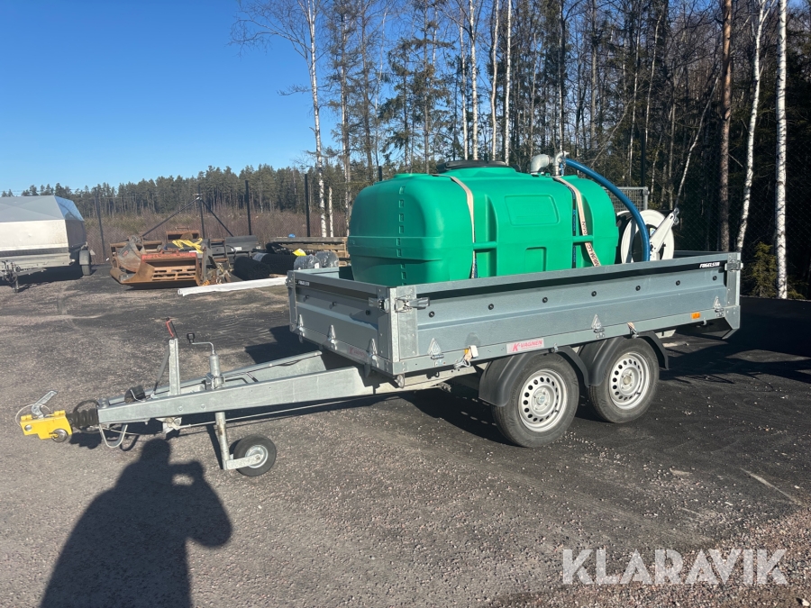 Släp med bevattningstank Fogelsta K-Vagnen 1300 kg
