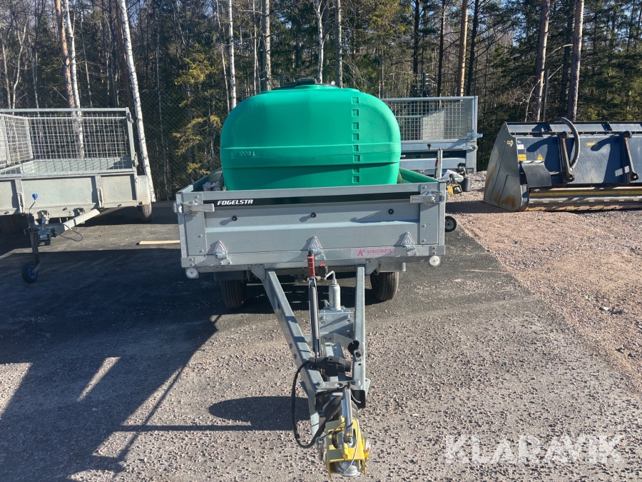 Släp med bevattningstank Fogelsta K-Vagnen 1300 kg
