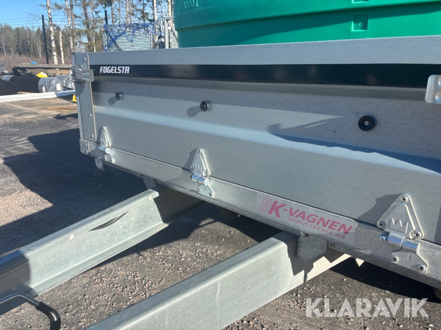 Släp med bevattningstank Fogelsta K-Vagnen 1300 kg
