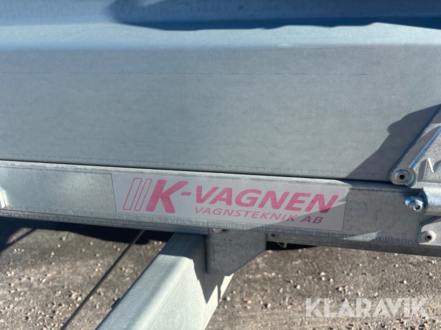 Släp med bevattningstank Fogelsta K-Vagnen 1300 kg