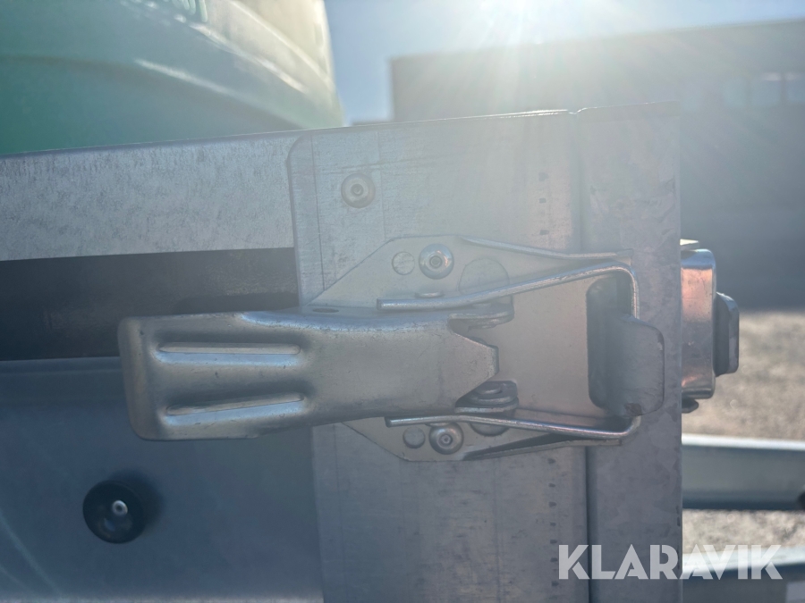 Släp med bevattningstank Fogelsta K-Vagnen 1300 kg