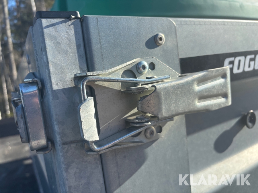 Släp med bevattningstank Fogelsta K-Vagnen 1300 kg