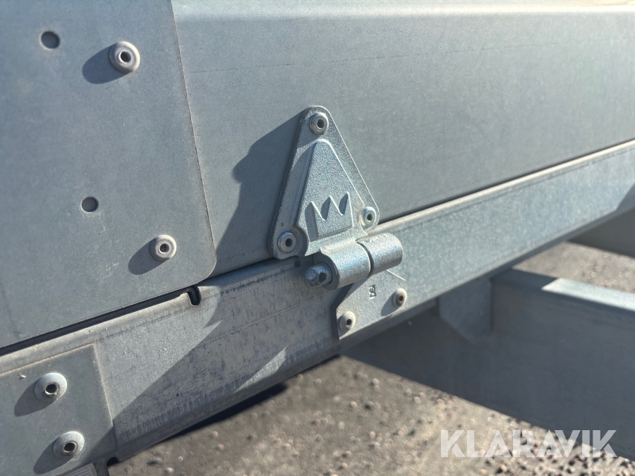 Släp med bevattningstank Fogelsta K-Vagnen 1300 kg