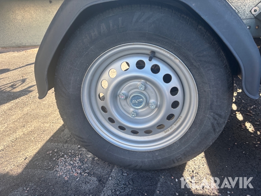 Släp med bevattningstank Fogelsta K-Vagnen 1300 kg