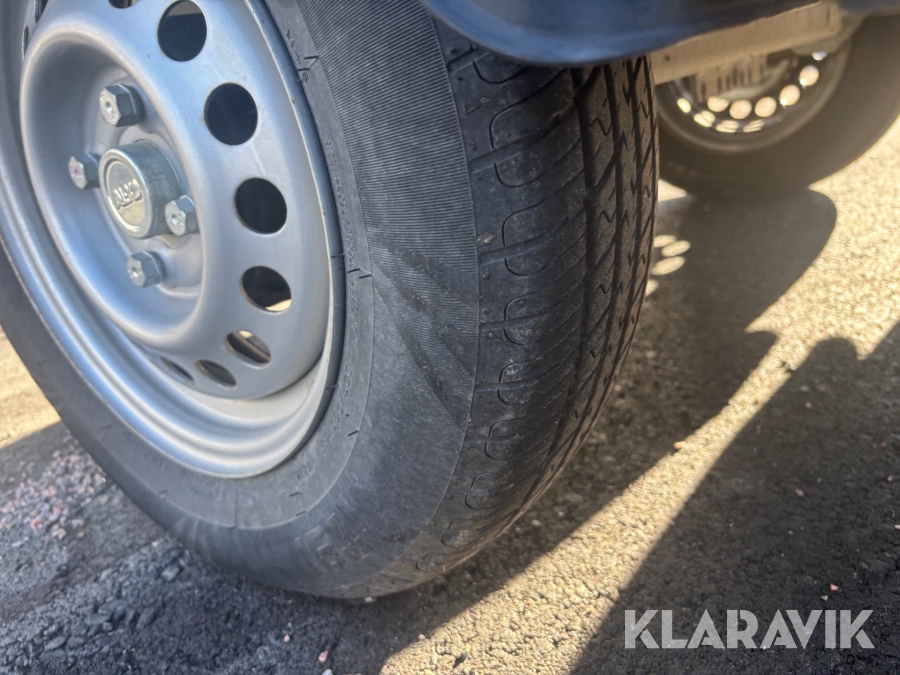 Släp med bevattningstank Fogelsta K-Vagnen 1300 kg