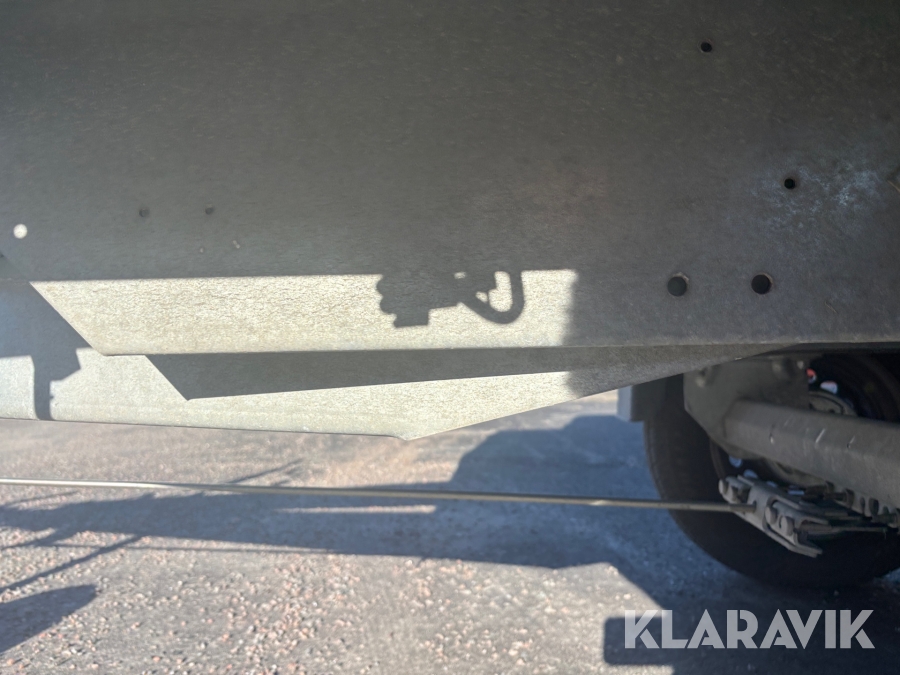 Släp med bevattningstank Fogelsta K-Vagnen 1300 kg