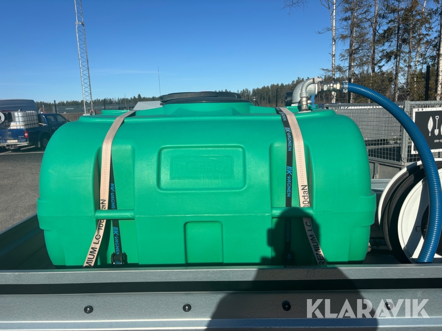 Släp med bevattningstank Fogelsta K-Vagnen 1300 kg
