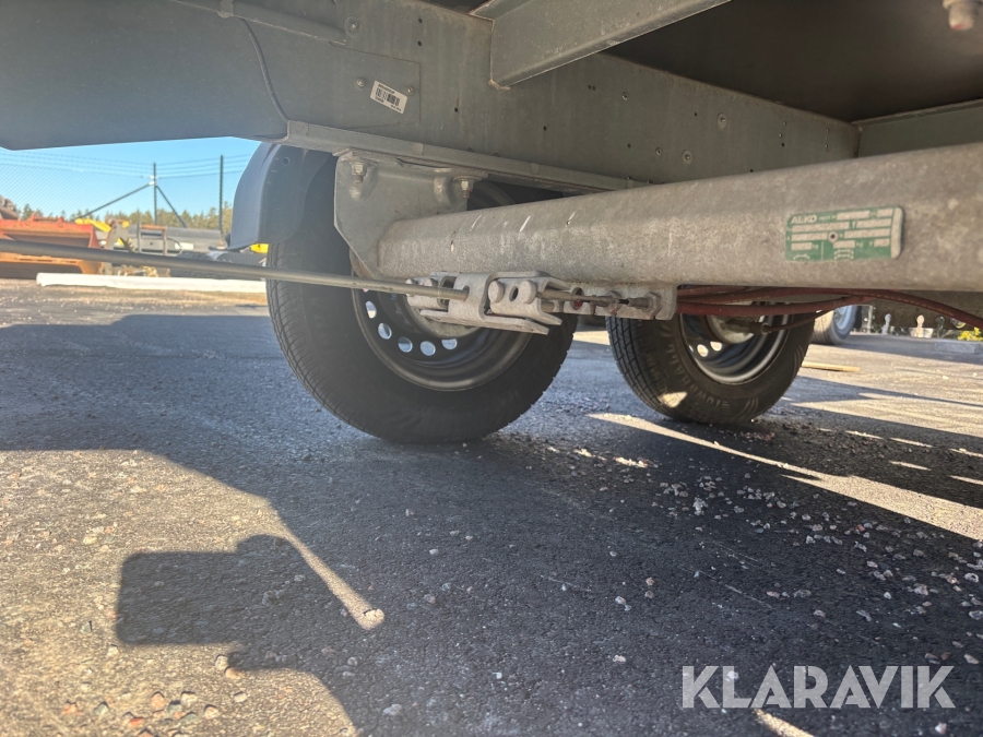 Släp med bevattningstank Fogelsta K-Vagnen 1300 kg