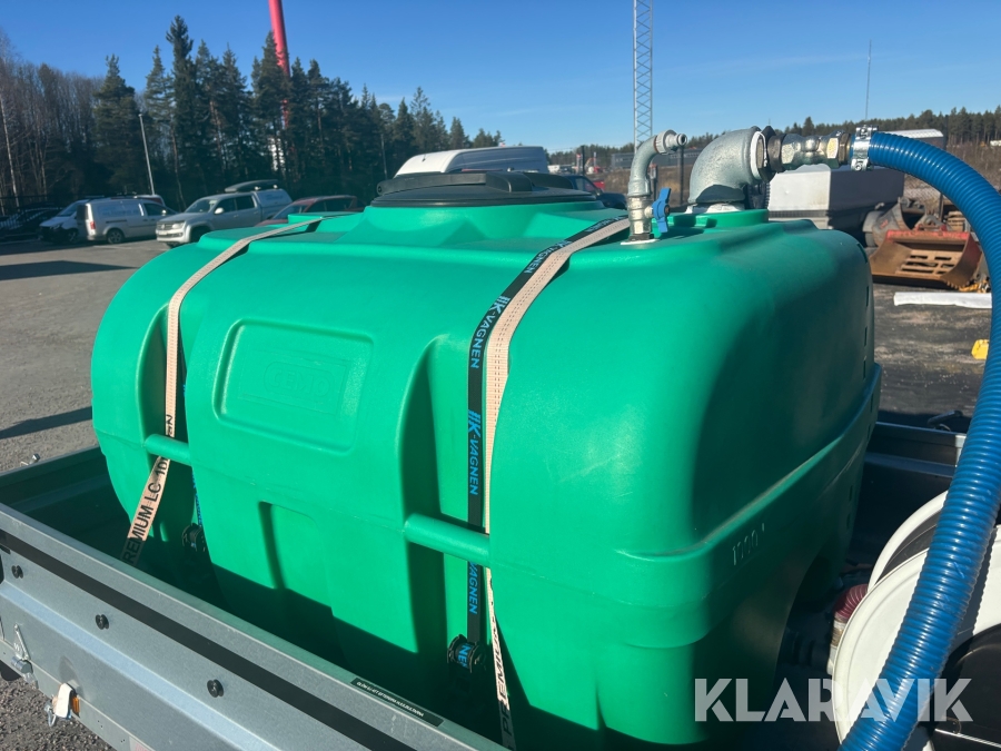 Släp med bevattningstank Fogelsta K-Vagnen 1300 kg