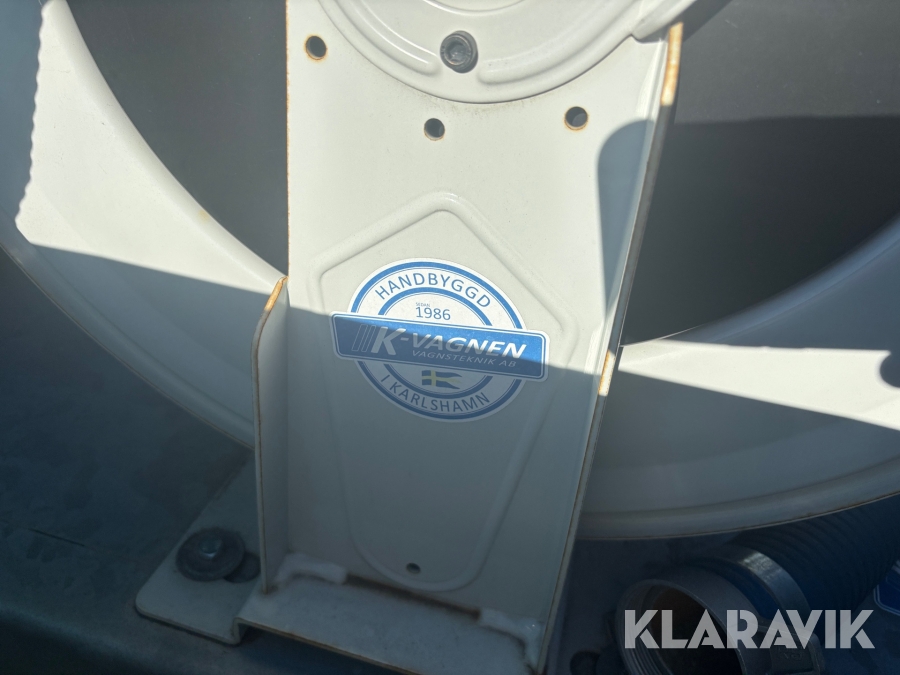 Släp med bevattningstank Fogelsta K-Vagnen 1300 kg