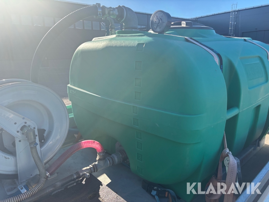 Släp med bevattningstank Fogelsta K-Vagnen 1300 kg