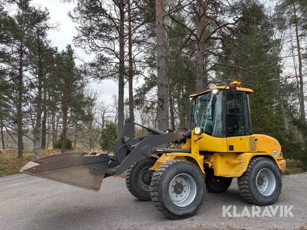 Hjullastare Volvo L30B PRO med skopa & gafflar