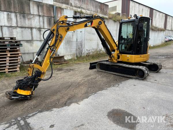 Grävmaskin CAT 305E CR med tiltrotator och redskap