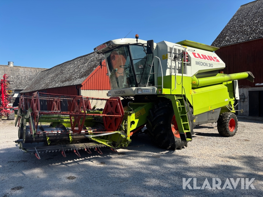 Skördetröska Claas Medion 310 med 15 fots vikbord