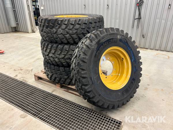 Entreprenaddäck med fälg Nokian 360/80R20