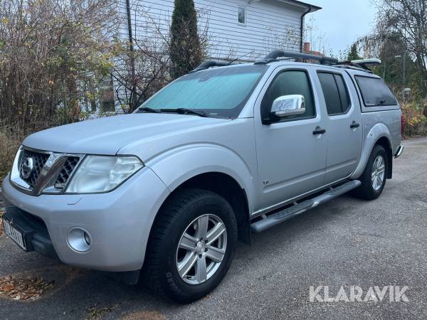 Pickup Nissan Navara 3.0 dCi V6 med kåpa