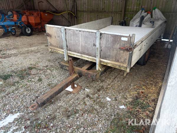 Traktorvagn med floby flak