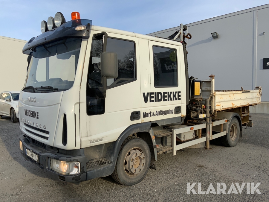 Kranbil Iveco 80E18 med tippflak