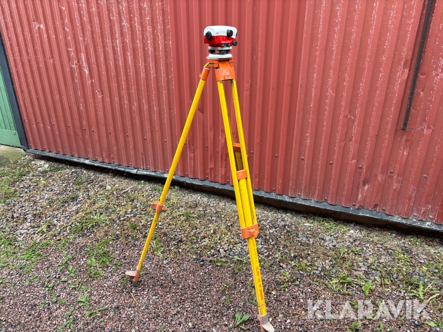 Avvägningsinstrument Leica NA724 med stativ