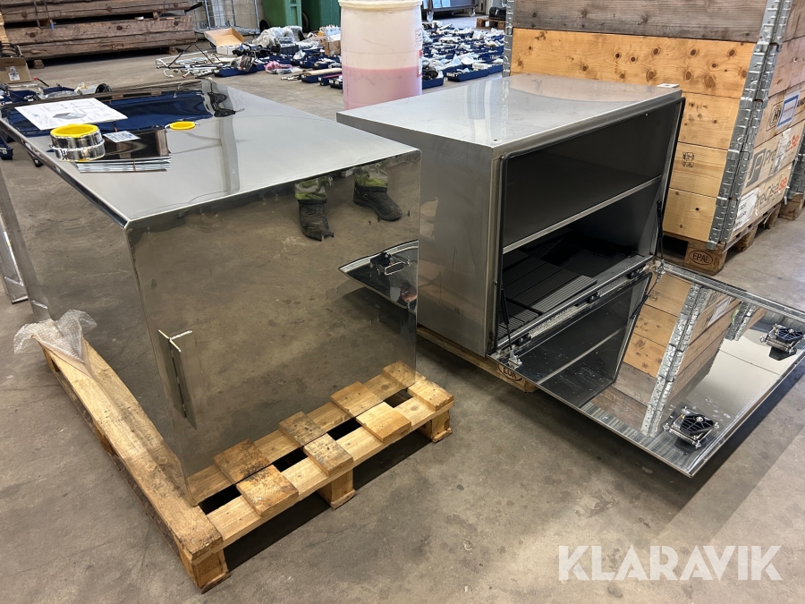 Rostfri verktygslåda och dieseltank Krima