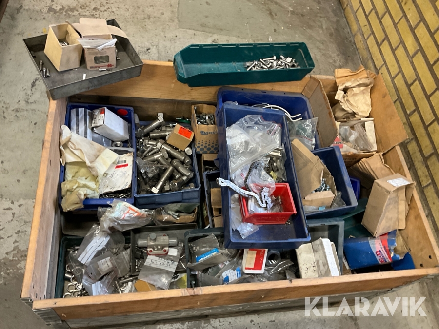 Muttrar, bultar och andra monteringsdetaljer