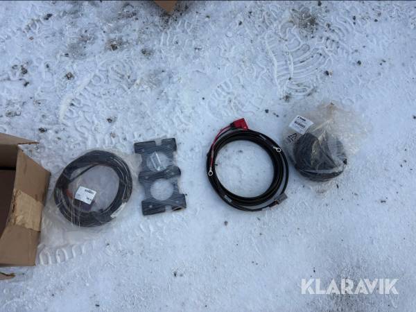 Kablar och fäste till Trimble