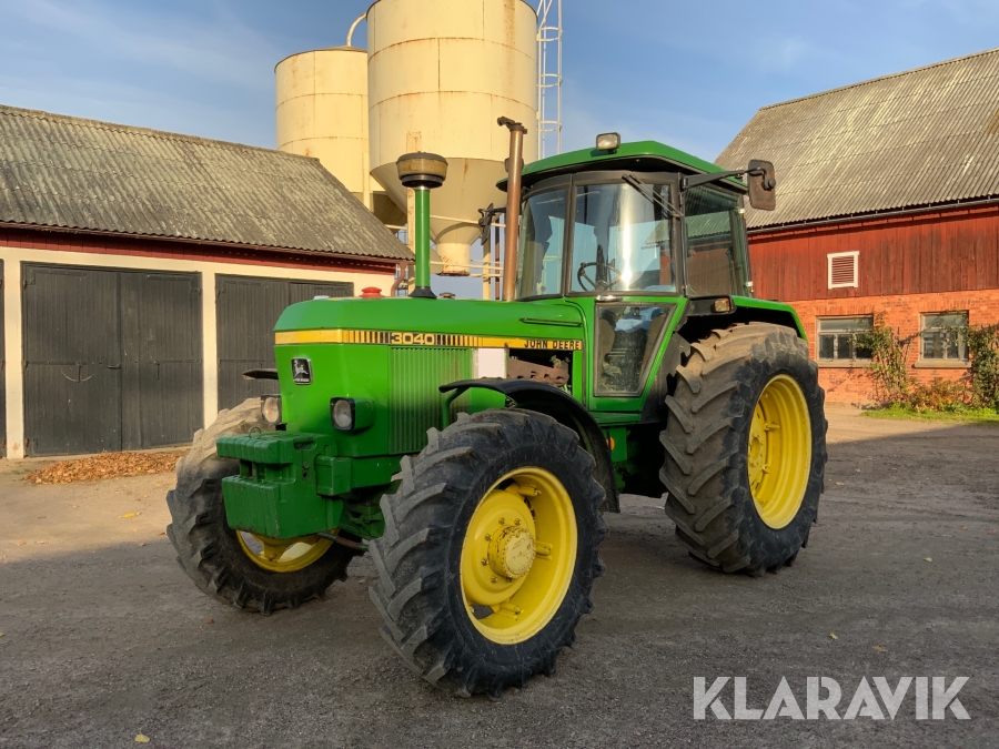 Traktor John Deere 3040 MFWD