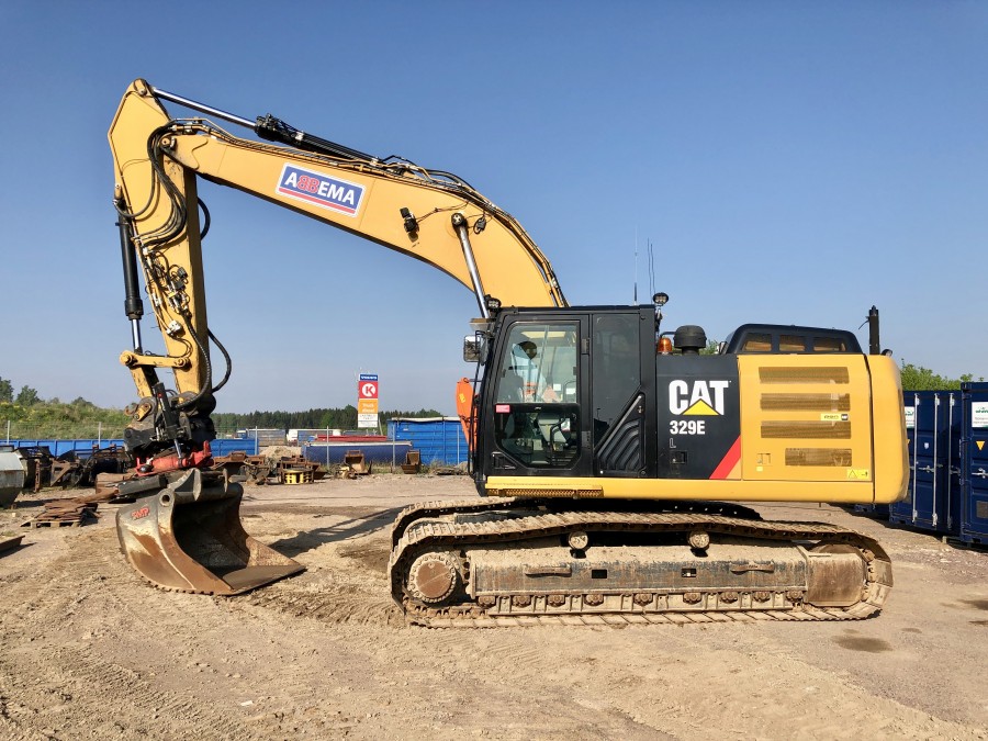 Grävmaskin CAT med Leica Maskinstyrning