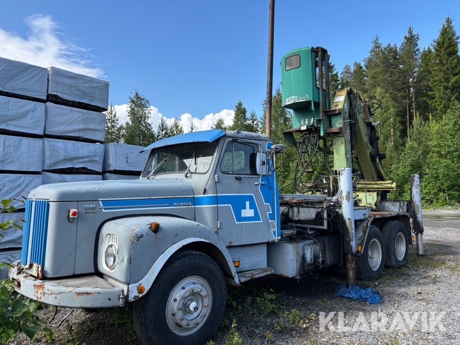 EPA-traktor med påbyggd timmerkran Scania 110 super