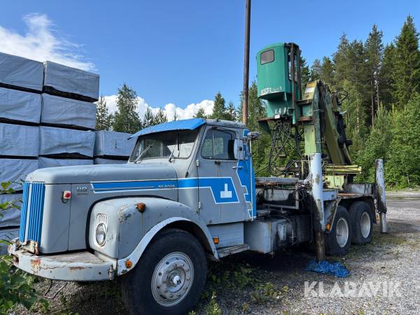 EPA-traktor med påbyggd timmerkran Scania 110 super