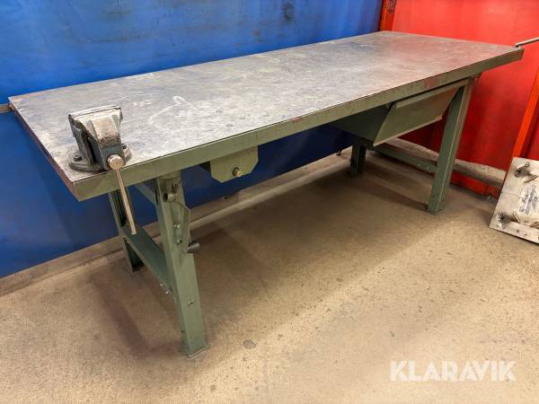 Arbetsbänk med skruvstäd Werba