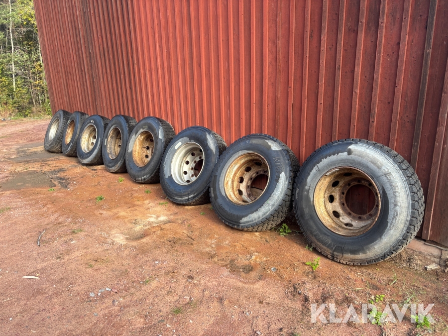 Lastbilsdäck 8st