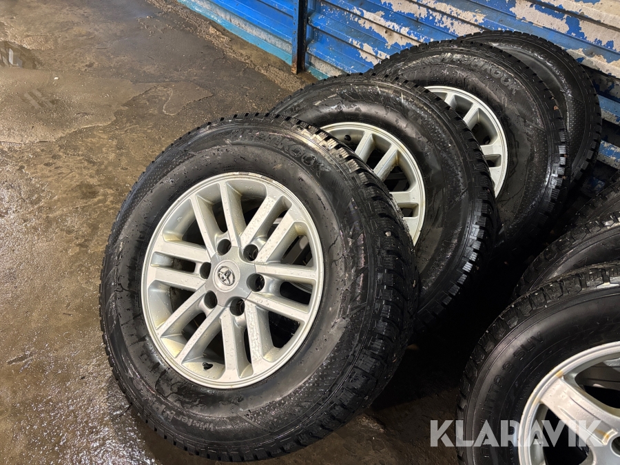 Vinterdäck Toyota Hilux 265/65R17
