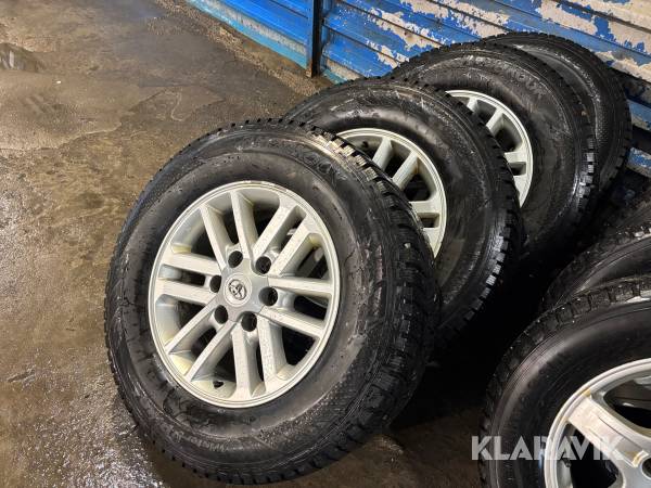 Vinterdäck Toyota Hilux 265/65R17