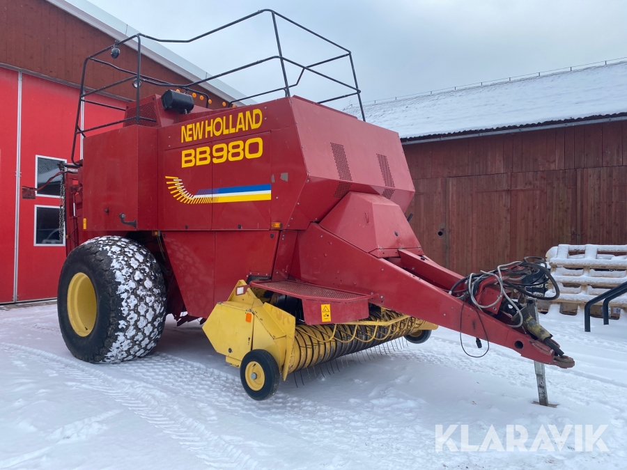 Fyrkantspress New Holland BB 980
