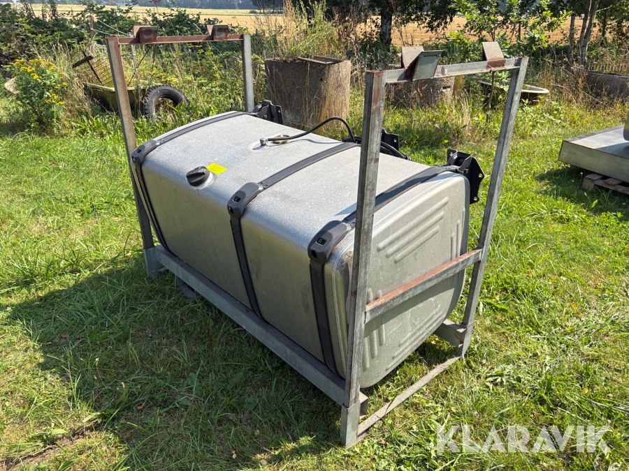 Bränsletank Scania 600L med konsol och armatur