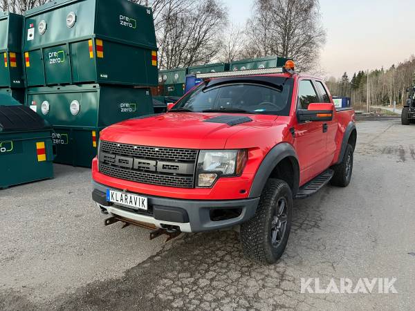 Pickup Ford F150 Raptor SVT med vikplog & sandspridare