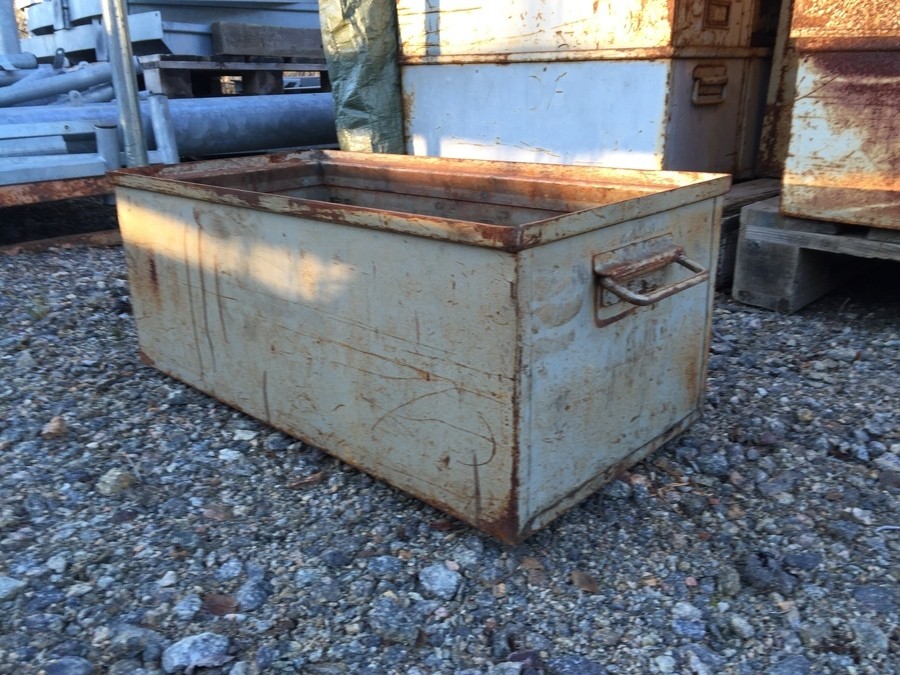 8st Plåtlådor / Industrilådor 