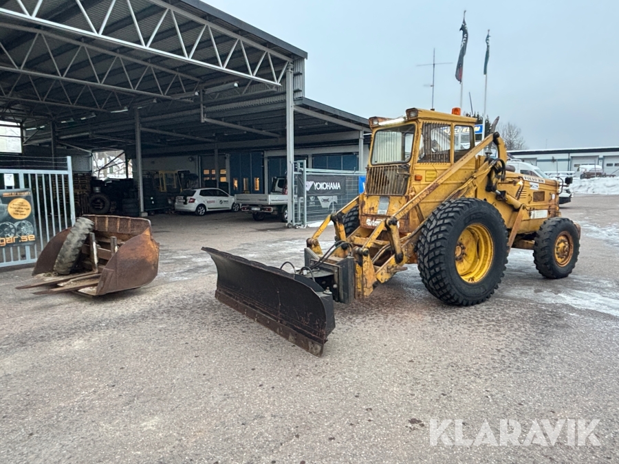 Baklastare Volvo BM LM 621 med redskap
