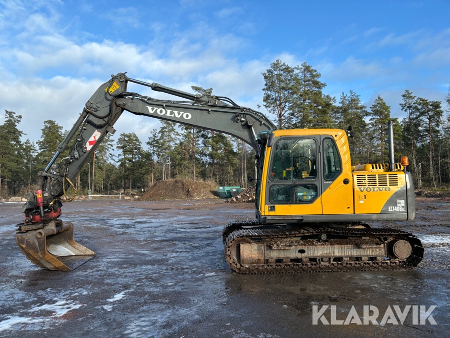 Grävmaskin Volvo EC140BLC med redskap