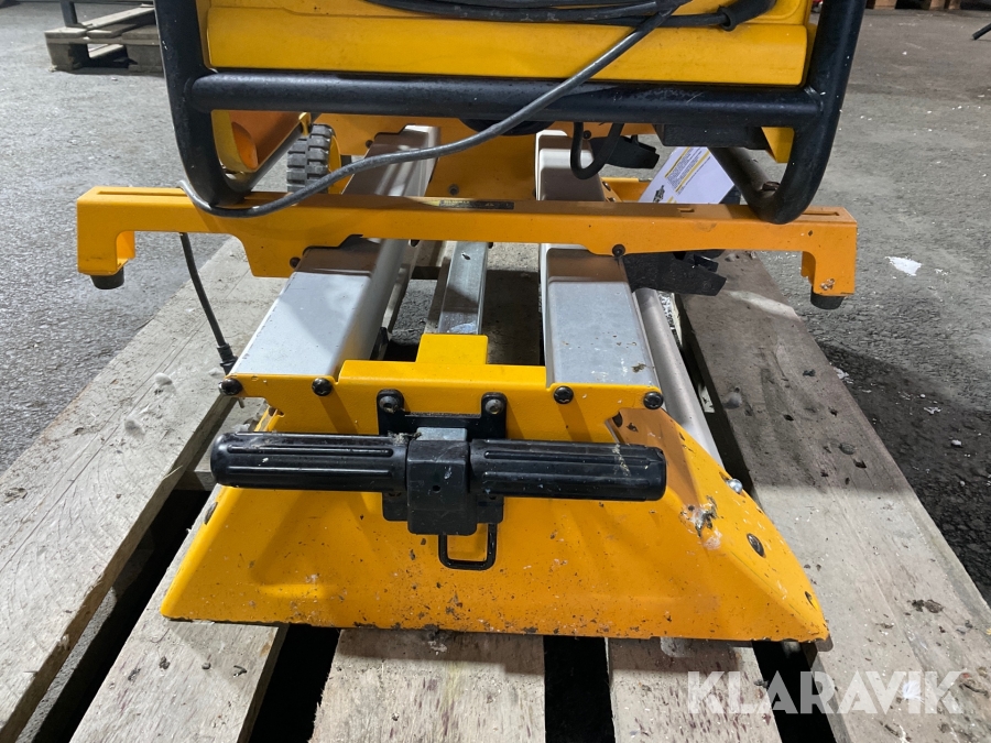 Klyvsåg Dewalt DW 745, Jönköping, Klaravik auktioner
