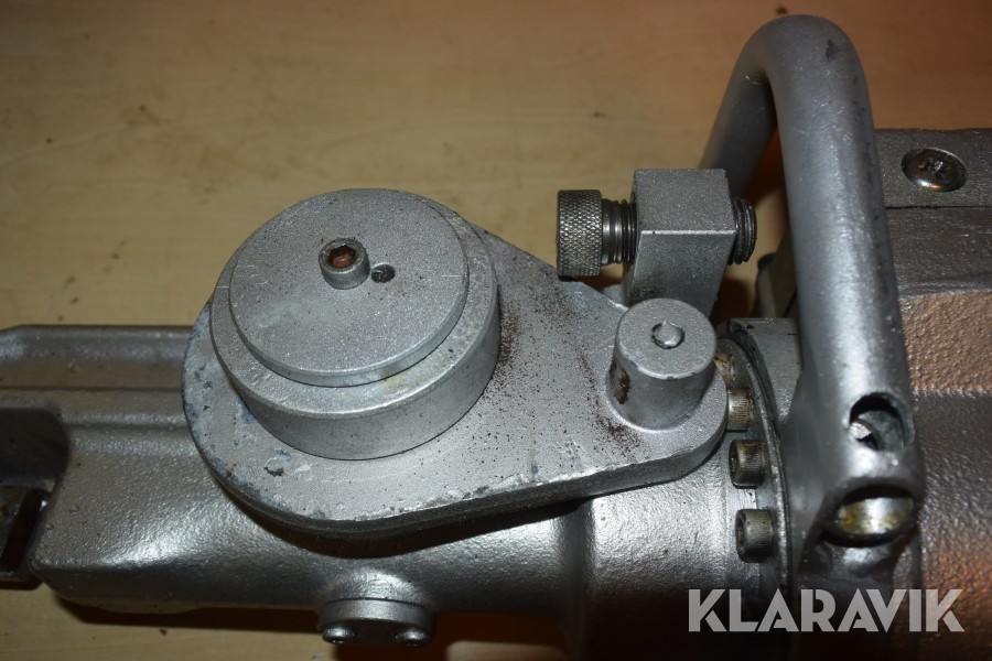 Klaravik Auktioner Klipp & Bockmaskin Bendof DBC 16H el 230 volt