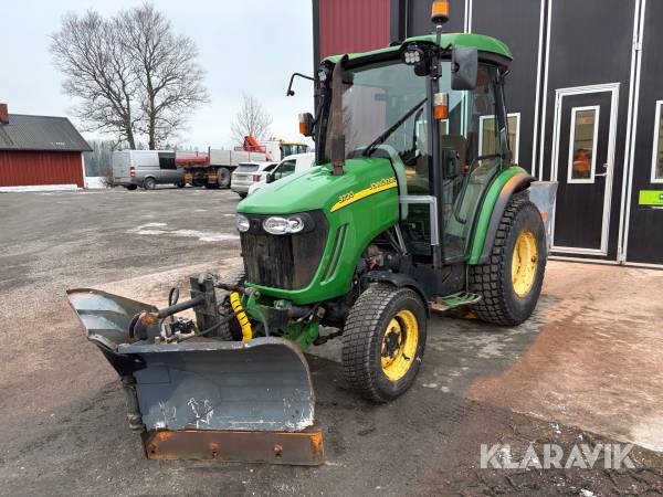 Traktor John Deere 3720