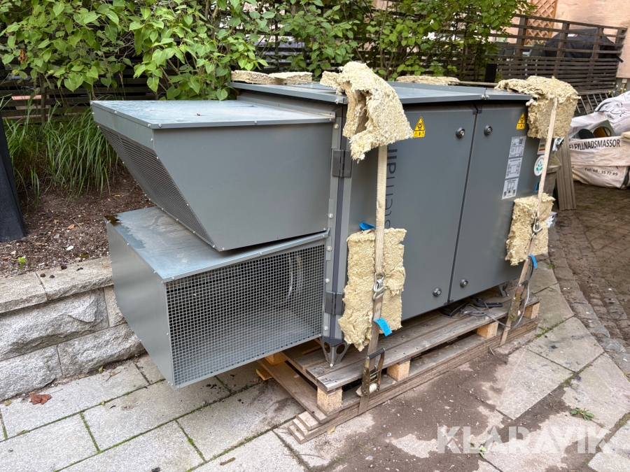 Ventilationsaggregat Systemair Topvex SR25-R-EL5,2 ODK med ventilationsrör