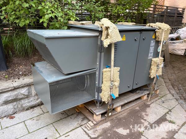 Ventilationsaggregat Systemair Topvex SR25-R-EL5,2 ODK med ventilationsrör