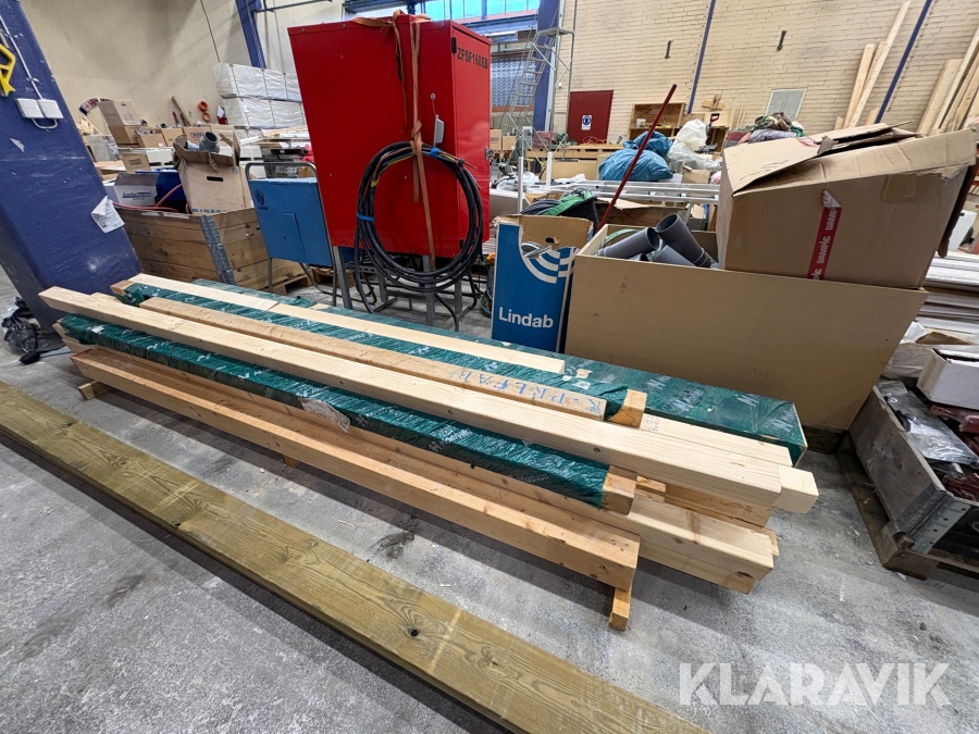 Stolpar & limträbalk. Moelven