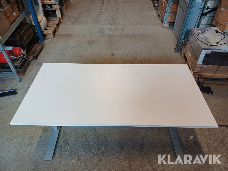 Höj- och sänkbart skrivbord