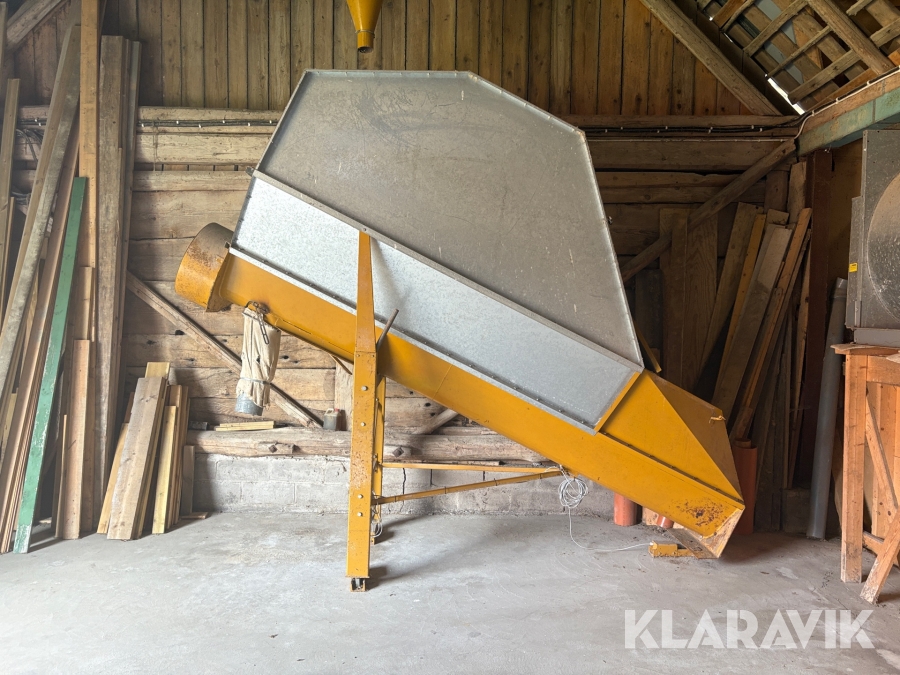 Foderblandare Skiold Unimix 1000 med kvarn, cyklon samt styrenhet